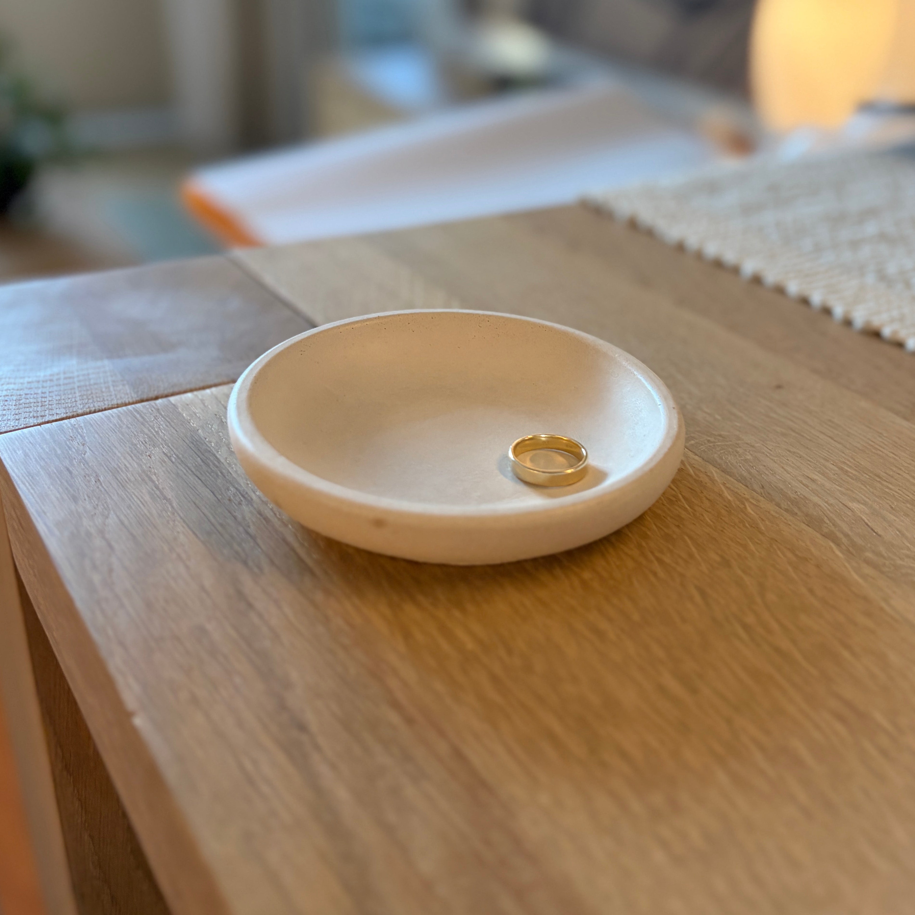 Concrete dish